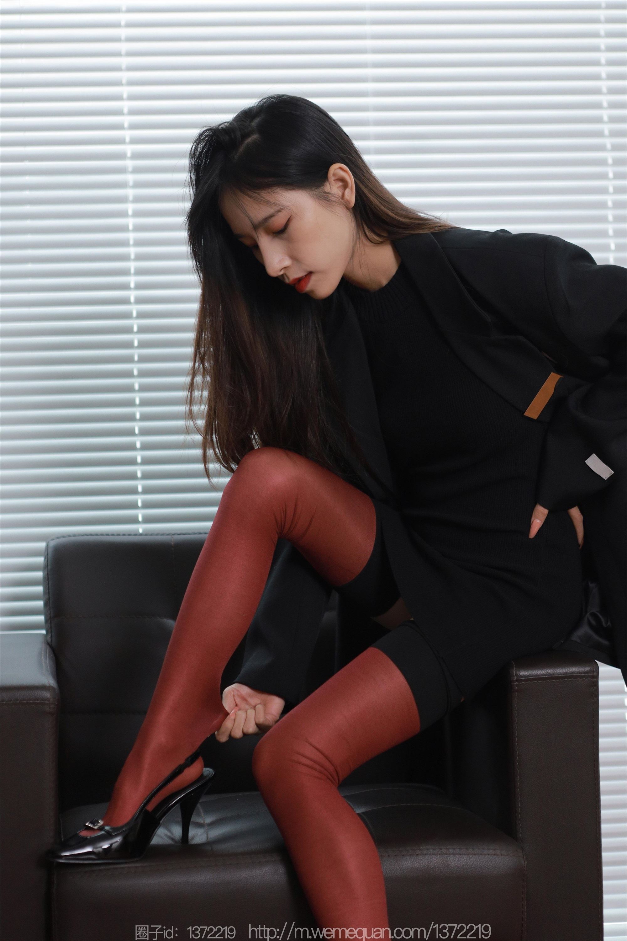 IESS异思趣向  2023.01.05 丝享家 1320 美子《半筒红与黑》